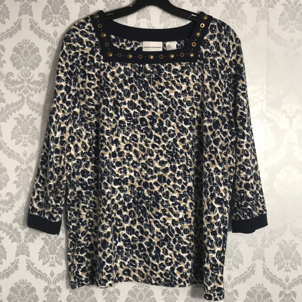 Women’s Top Alfred Dunner size L blue cream
